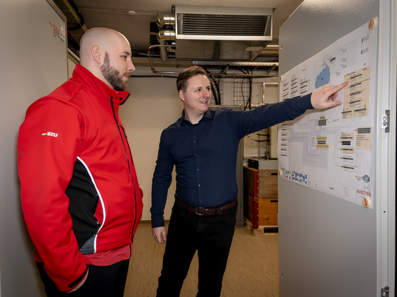 ICT Serverraum SZU Vorstellung Matija Kucek Robin Weiss