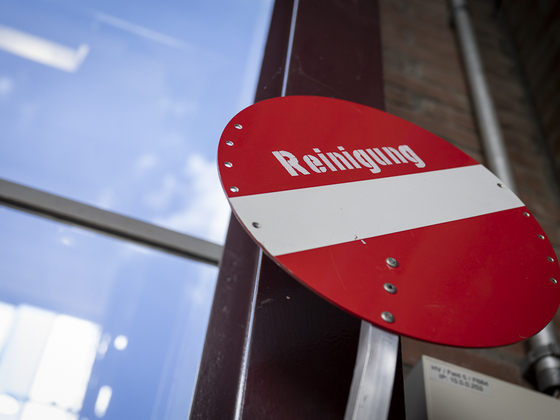 Reinigung Schild Stop Reinigung öV 