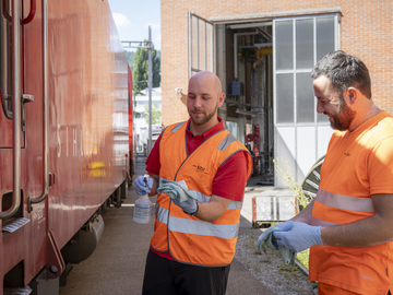 Robin und Semir am Zug