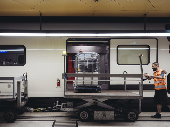 Beladung Gepäck Zug SBB HB